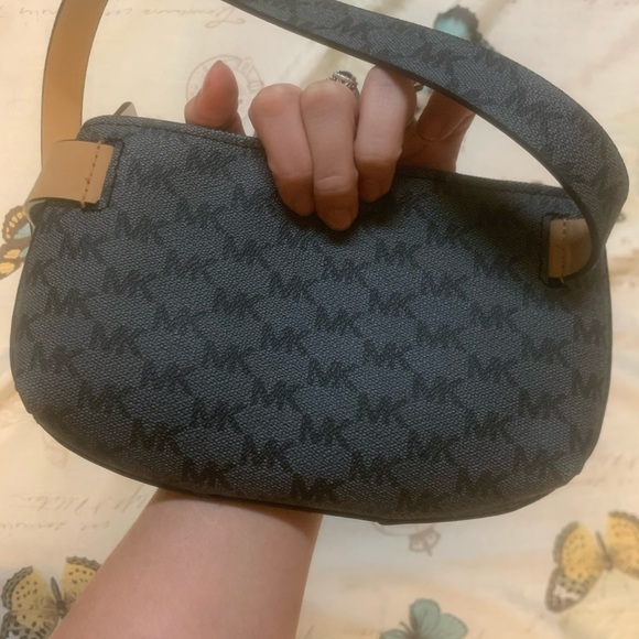Michael michael Kors signature belt bag - Picture 2 of 7